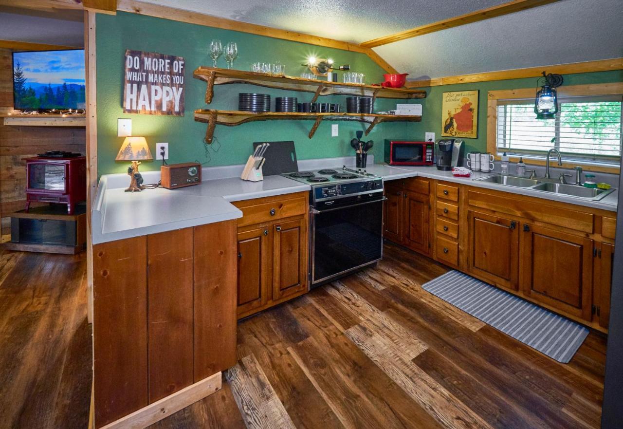 Steps From Downtown Pigeon Forge Parkway + Private Hottub And Firepit - Wifi - Firefly Bungalows Exterior foto